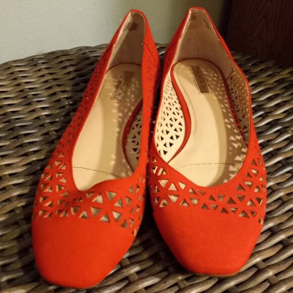 Tahari Innside Red Suede Perforated Ballet Flats Womens 9 Dopamine Dressing - Picture 9 of 9